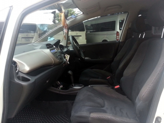 ขายด่วน ! Honda Jazz 1.3 HYBRID ปี 2013