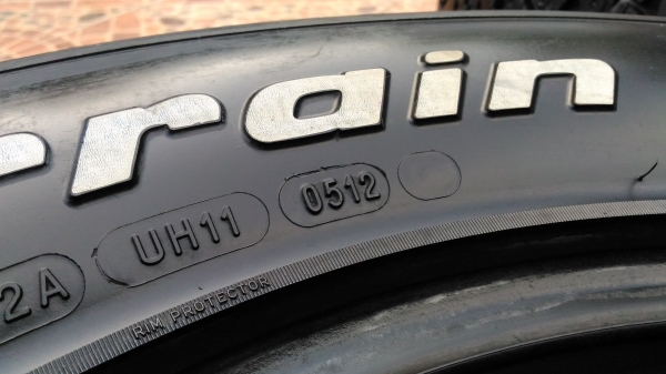 ขายยาง bf 265/65/18 ปี 12 ดอกเต็มๆ