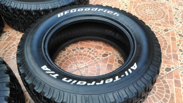 ขายยาง bf 265/65/18 ปี 12 ดอกเต็มๆ