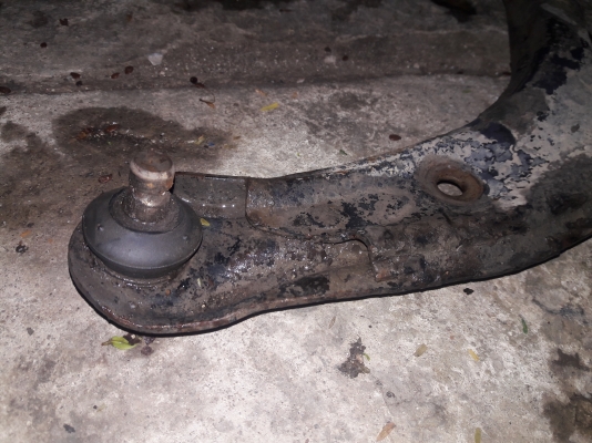 ปีกนกตัวล่าง ด้านขวา ใส่ HONDA CITY TYPE Z