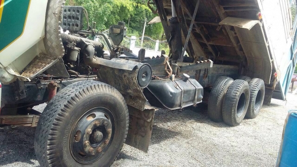 ขายรถสิบล้อดัมพ์ Sumo 227 เครื่องเดิม EM100-220 แรง 2 เพลา สโลด์เดิม เกียร์นิสสัน กระบะดัมพ์มิเนียม พร้อมบาร์อ้อย เบรคจิฟฟี่ ยางดีทุกเส้น ทะเบียนพร้อม