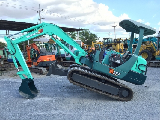 ขายถูก รถขุดยอดนิยม YANMAR B37-2 เก่าญี่ปุ่นแท้ สภาพสวยพร้อมใช้ โทร.086-303-9797 กู๋อ๋า ขายถูก รถขุดยอดนิยม YANMAR B37-2 เก่าญี่ปุ่นแท้ สภาพสวยพร้อมใช้ โทร.086-303-9797 กู๋อ๋า