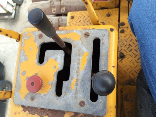 รถตักตีนตะขาบ CAT รุ่น 931 SN: 10N0539 นำเข้าจากญี่ปุ่น ราคาถูกมาก ๆ ครับ