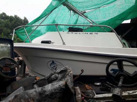 ขายด่วน บอดี้ เปล่า  เรือTrophy usa  22 f