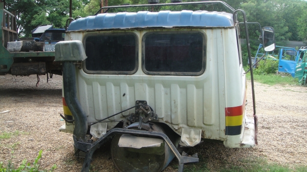 หัว HINO F18 สภาพสวยเดิมๆ ขาหน้า-หลัง กันชน กรองหลังเก๋ง ของครบยกใส่รถได้เลย ราคาถูก