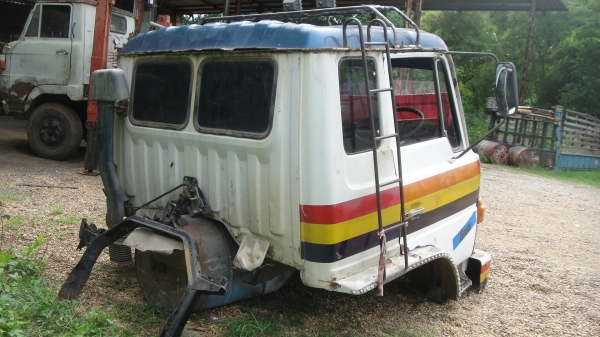 หัว HINO F18 สภาพสวยเดิมๆ ขาหน้า-หลัง กันชน กรองหลังเก๋ง ของครบยกใส่รถได้เลย ราคาถูก