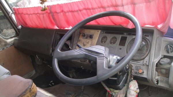 หัว HINO F18 สภาพสวยเดิมๆ ขาหน้า-หลัง กันชน กรองหลังเก๋ง ของครบยกใส่รถได้เลย ราคาถูก