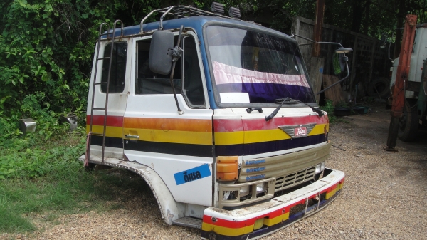 หัว HINO F18 สภาพสวยเดิมๆ ขาหน้า-หลัง กันชน กรองหลังเก๋ง ของครบยกใส่รถได้เลย ราคาถูก