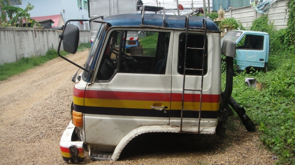 หัว HINO F18 สภาพสวยเดิมๆ ขาหน้า-หลัง กันชน กรองหลังเก๋ง ของครบยกใส่รถได้เลย ราคาถูก