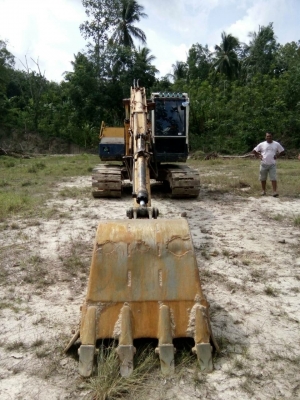 แมคโค โคมัสสุ100 รุ่น5 ติดต่อ 080-1405528