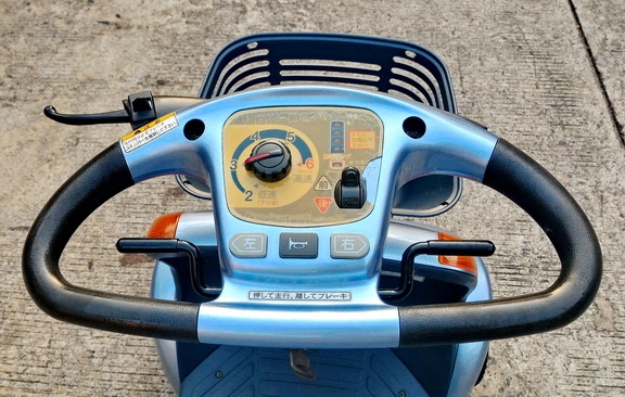 ขายรถไฟฟ้า 4 ล้อ Suzuki สำหรับคนแก่เพิ่งมาจากญี่ปุ่น