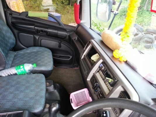 มือหนึ่งออกห้าง