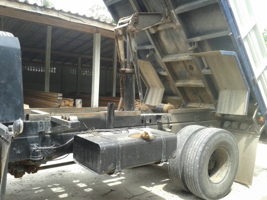 Isuzu 200 แรงม้ายาง9