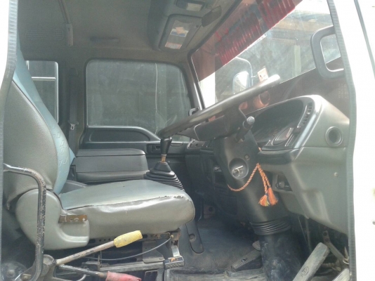 Isuzu 200 แรงม้ายาง9