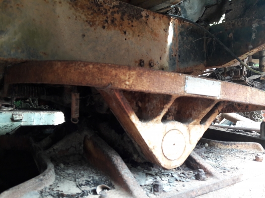 จานเทลเลอร์หัวลาก 4 ทิศ ของนอกสวยๆ ติดแชสซี MITSUBISHI FUSO  FV 320 แรง