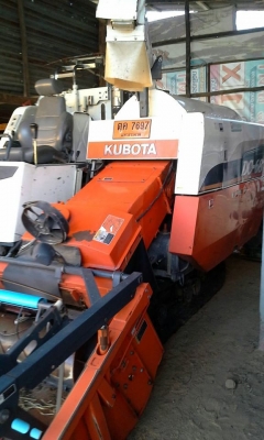 ขายรถเกี่ยวข้าว KUBOTA DC68G ปี53 ใช้งานน้อย 1700ชั่วโมง สภาพสวย พร้อมใช้งาน เอกสารถูกต้อง เล่มทะเบียนพร้อมโอน ราคา350,000 สนใจโทร 090-8588220คุณนะ 093-3258446คุณบิว หรือเข้าดูสินค้าอื่นๆได้ที่ www.narong2truck.com หรือ www.truck.in.th/498 หรือเพจFacebook