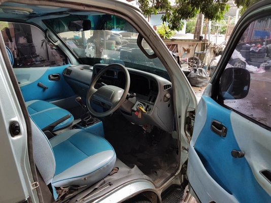 ขายรถตู้ Toyota ปี 2538 เครื่องดีเซล 2,500cc งินสดราคาแค่ 88,000 บาท