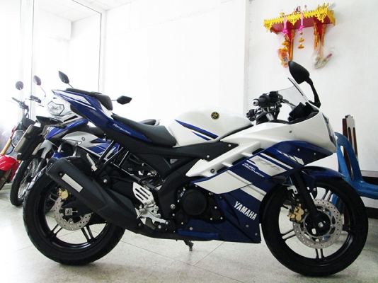 (โอนฟรี) ขาย Yamaha R15 รถปี 2015 ไมล์แท้ 5312 กม สภาพสวยเดิมๆ แรงด้วยขุมกำลัง 150CC บิดติดมือ  สีขาว น้ำเงิน