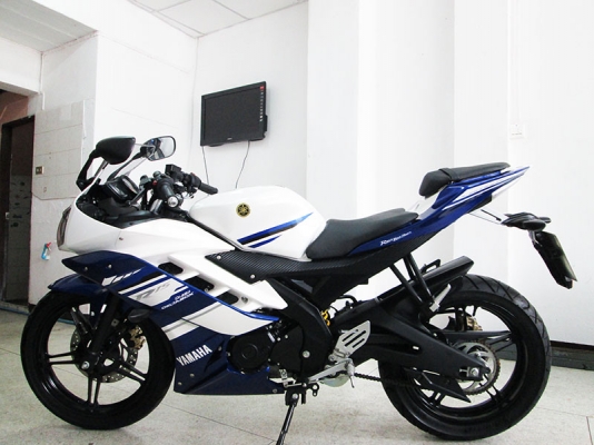 (โอนฟรี) ขาย Yamaha R15 รถปี 2015 ไมล์แท้ 5312 กม สภาพสวยเดิมๆ แรงด้วยขุมกำลัง 150CC บิดติดมือ  สีขาว น้ำเงิน