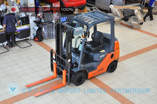 ขายรถโฟล์คลิฟท์มือสอง TOYOTA รุ่น  8FD25-10278 ราคา 425,000 บาท นำเข้าจากประเทศญี่ปุ่น 100\% ไม่เคยใช้งานในไทย