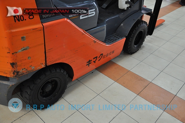 ขายรถโฟล์คลิฟท์มือสอง TOYOTA รุ่น  8FD25-10278 ราคา 425,000 บาท นำเข้าจากประเทศญี่ปุ่น 100\% ไม่เคยใช้งานในไทย