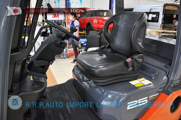 ขายรถโฟล์คลิฟท์มือสอง TOYOTA รุ่น  8FD25-10278 ราคา 425,000 บาท นำเข้าจากประเทศญี่ปุ่น 100\% ไม่เคยใช้งานในไทย