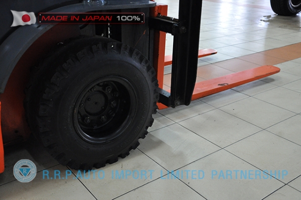 ขายรถโฟล์คลิฟท์มือสอง TOYOTA รุ่น  8FD25-10278 ราคา 425,000 บาท นำเข้าจากประเทศญี่ปุ่น 100\% ไม่เคยใช้งานในไทย