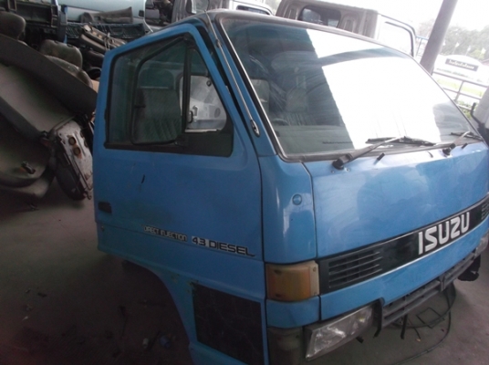 ขายหัวเก๋ง ISUZU NPR 115แรง  สีเดิมๆ(ต้องแต่งสีบ้าง) อุปกรณ์ครบ  มี3หัว
