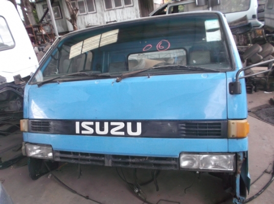 ขายหัวเก๋ง ISUZU NPR 115แรง  สีเดิมๆ(ต้องแต่งสีบ้าง) อุปกรณ์ครบ  มี3หัว