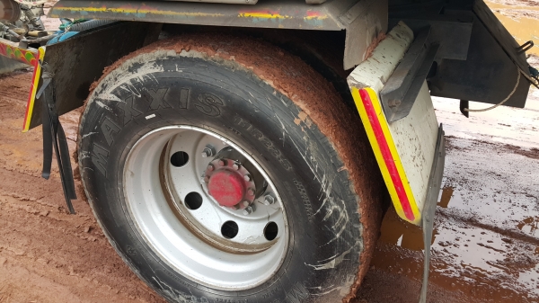 ขายรถ24 ล้อ แม่-ลูก กระบะเนียมคอกเกษตรดั้ม อู่.พรชัย HINO 320 ปี.47-49 รถสวย ราคา.2250000 สนใจรีบจองด่วน