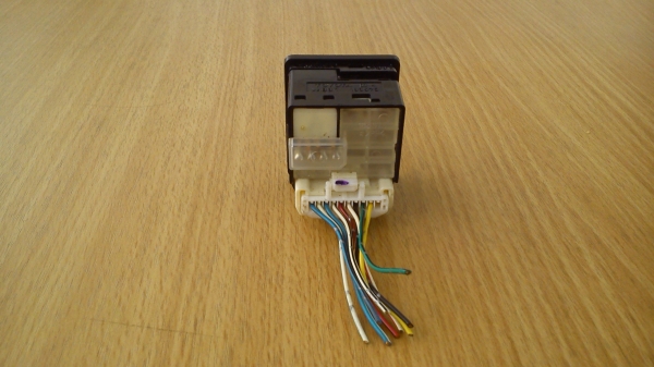 สวิตช์ปรับกระจกมองข้าง TOYOTA แบบมีปุ่มพับ ทรงสี่เหลี่ยม ตัวหนังสือชัดๆ สภาพสวย สวิตช์ปรับกระจกมองข้าง TOYOTA แบบมีปุ่มพับ ทรงสี่เหลี่ยม ตัวหนังสือชัดๆ สภาพสวย