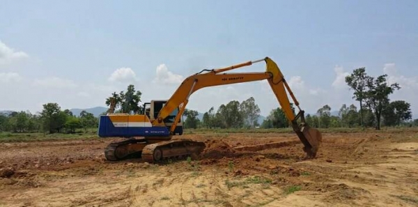 รถแม็คโค PC200 รุ่น 5 ขายควบกับรถเทเลอร์