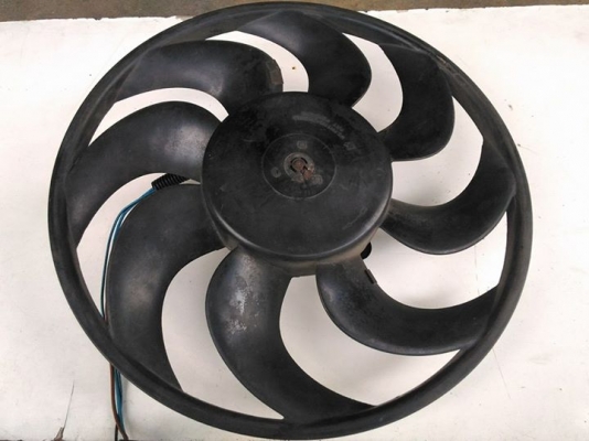 พัดลมหน้าBMW 318I E36 สภาพดี ฿1,000 อยู่ดอนเมือง TEL0890671028 IDline0890671028