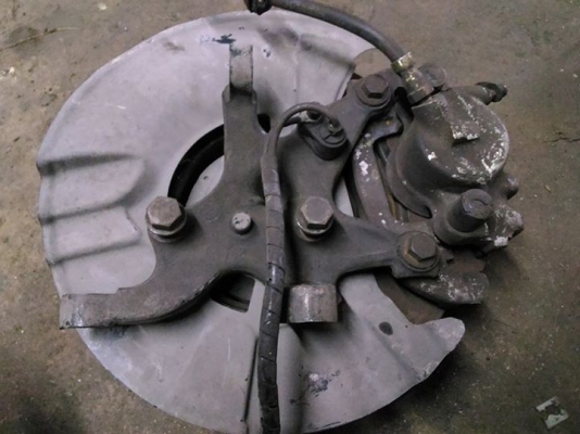 ดุมล้อBMW 318Ie36ซ้าย. จานหนาผ้าเบรคเต็ม มีอันเดียว ฿1,000อยู่ดอนเมือง TEL0890671028 IDline0890671028