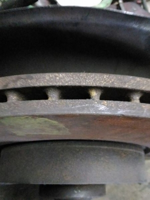 ดุมล้อBMW 318Ie36ซ้าย. จานหนาผ้าเบรคเต็ม มีอันเดียว ฿1,000อยู่ดอนเมือง TEL0890671028 IDline0890671028