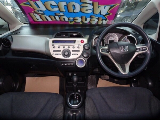 HONDA JAZZ 1.3Hybrid เกียร์AT ปี 2014 โทร 062-991-6649 ดาวออโต้เบสท์