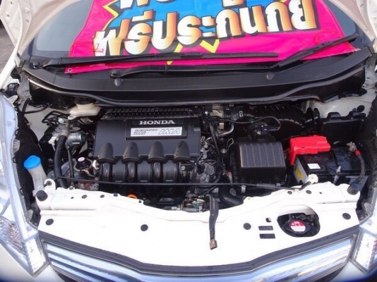 HONDA JAZZ 1.3Hybrid เกียร์AT ปี 2014 โทร 062-991-6649 ดาวออโต้เบสท์