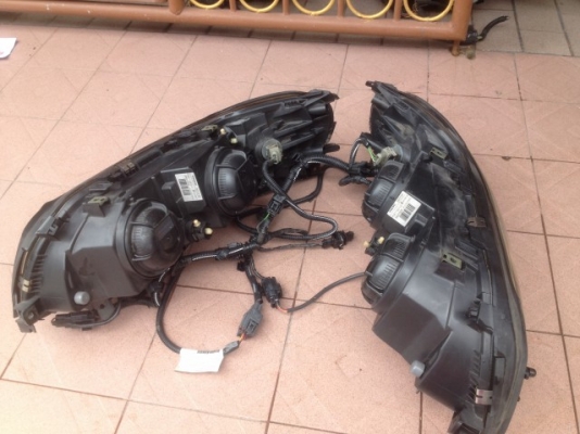 ไฟหน้า VOLVO V70 S60 S80 มีที่ปัดน้ำฝนเก่าญี่ปุ่นเเท้สภาพสวยใสๆคู่ละ ไฟหน้า VOLVO V70 S60 S80 มีที่ปัดน้ำฝนเก่าญี่ปุ่นเเท้สภาพสวยใสๆคู่ละ