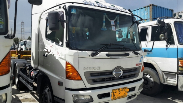 ขายด่วนครับ รถหัวลาก HINO 1J 260 ปี 53 แก๊ส รถสวย พร้อมใช้งานครับ