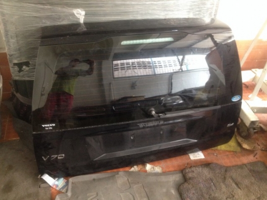 ฝาท้าย VOLVO V 70 เก่าญี่ปุ่นสภาพสวย ฝาท้าย VOLVO V 70 เก่าญี่ปุ่นสภาพสวย