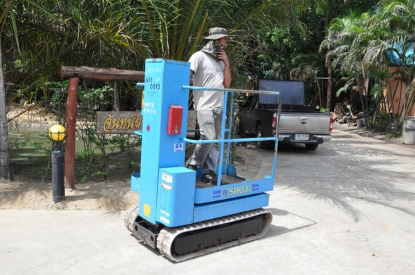 ขายรถกระเช้า AICHI ไฟฟ้า สูง4เมตร รับน้ำหนักได้200โล สวยเดิมจากญี่ปุ่นยังไม่เคยใช้ในไทย 48,000เท่านั้น