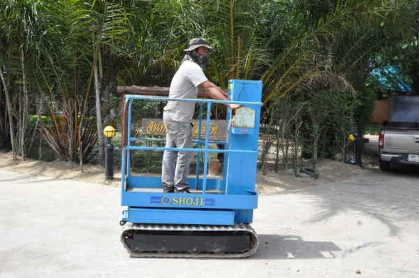 ขายรถกระเช้า AICHI ไฟฟ้า สูง4เมตร รับน้ำหนักได้200โล สวยเดิมจากญี่ปุ่นยังไม่เคยใช้ในไทย 48,000เท่านั้น