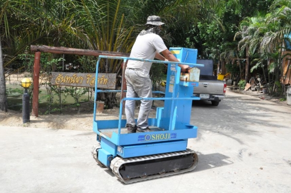 ขายรถกระเช้า AICHI ไฟฟ้า สูง4เมตร รับน้ำหนักได้200โล สวยเดิมจากญี่ปุ่นยังไม่เคยใช้ในไทย 48,000เท่านั้น