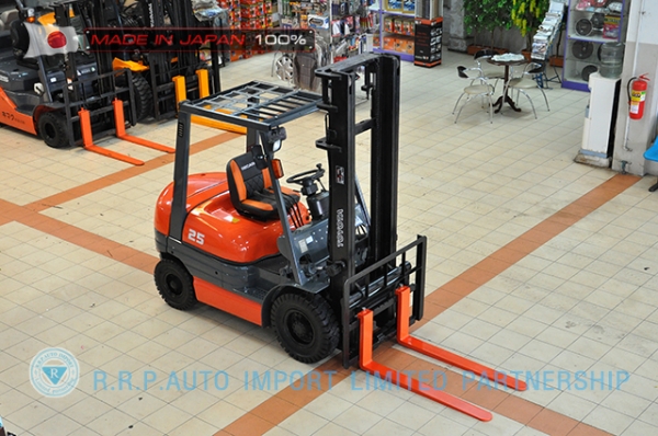 ขายรถโฟล์คลิฟท์มือสอง TOYOTA รุ่น 6FD25-10907 ราคา 385,000 บาท นำเข้าจากประเทศญี่ปุ่น 100\% ไม่เคยใช้งานในไทย