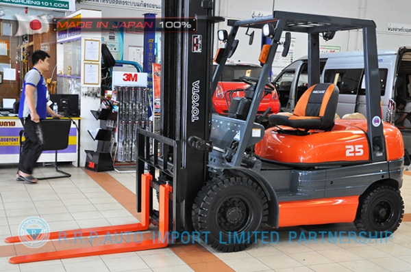 ขายรถโฟล์คลิฟท์มือสอง TOYOTA รุ่น 6FD25-10907 ราคา 385,000 บาท นำเข้าจากประเทศญี่ปุ่น 100\% ไม่เคยใช้งานในไทย