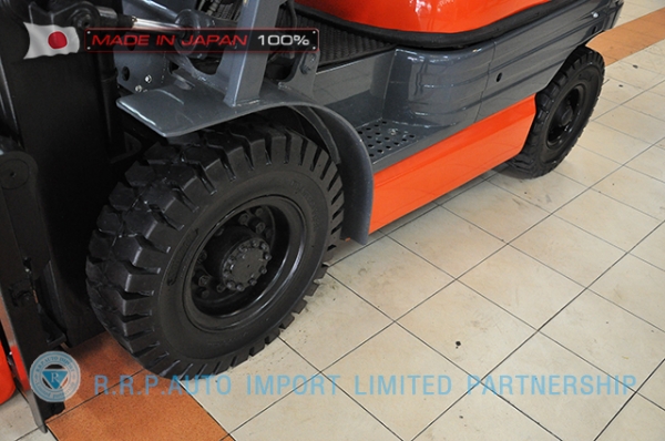 ขายรถโฟล์คลิฟท์มือสอง TOYOTA รุ่น 6FD25-10907 ราคา 385,000 บาท นำเข้าจากประเทศญี่ปุ่น 100\% ไม่เคยใช้งานในไทย