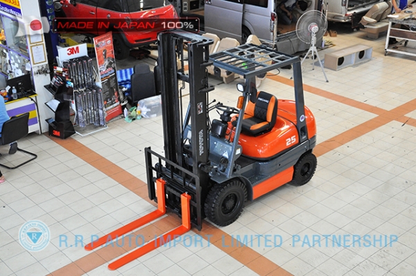 ขายรถโฟล์คลิฟท์มือสอง TOYOTA รุ่น 6FD25-10907 ราคา 385,000 บาท นำเข้าจากประเทศญี่ปุ่น 100\% ไม่เคยใช้งานในไทย