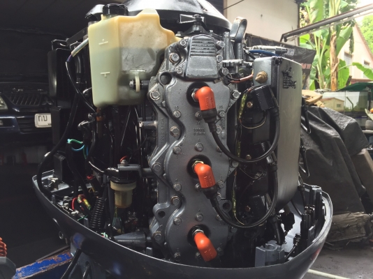 เครื่องเรือ yamaha 150 แรงสองจังหวะ ทดลองติดเครื่องแล้วคะ