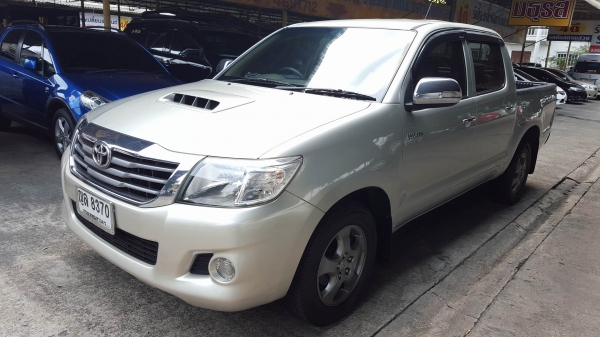 TOYOTA HILUX VIGO 2.5 G DOUBLE CAB ปี11MT