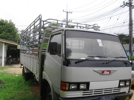 รถฮีโน่ 6 ล้อ รั่ว ( ไม่ดั้ม ) KM779  117 แรงม้า.  ปี 33.     สนใจติดต่อ  081 - 6079515